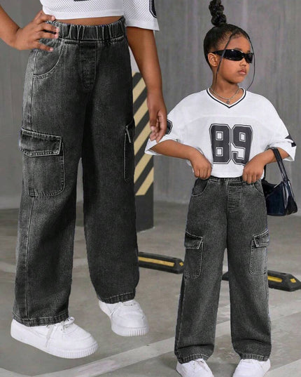 Girls wide leg cargo denim jeans loose fit

Black washed cargo jeans for tween girls

Streetwear style girls denim pants with pockets