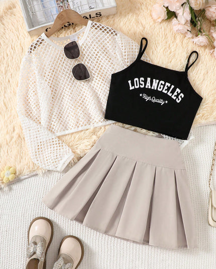 Girls 3-piece casual sports outfit with skirt and camisole

Fashionable girls geometric letter print clothing set

Trendy black casual sports set for girls aged 8–12
