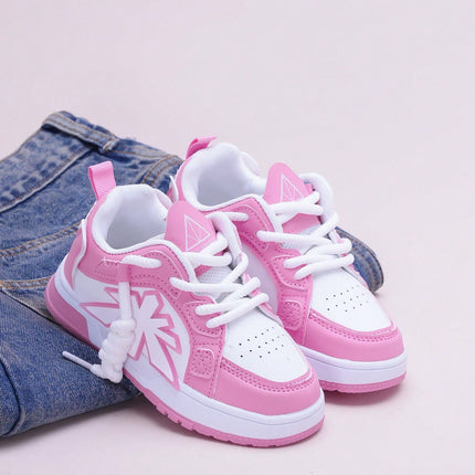 Colorblock PU leather sneakers for boys and girls

Wear-resistant rubber outsole children’s sneakers

Comfortable everyday kids athletic footwear