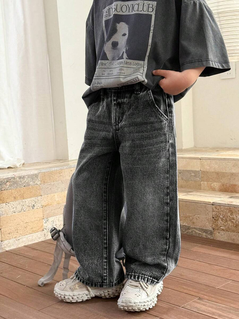 Boys’ wide-leg stonewashed denim jeans with high-waist fit

Loose fit casual jeans for fall and winter wear

Functional pockets for style and practicality