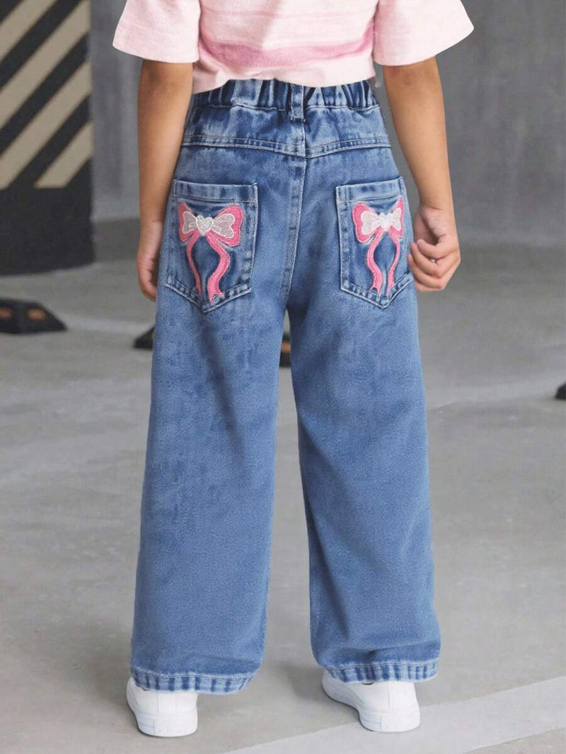Girls light blue jeans with pink heart embroidery

Cute straight leg denim jeans for young girls

Casual girls denim pants with heart design
